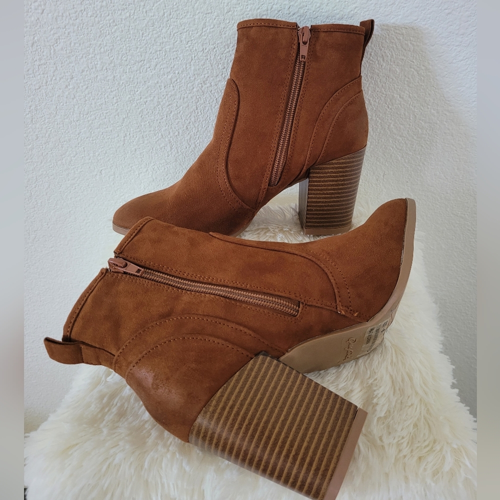 Qupid Brown Suede Ankle Boots
